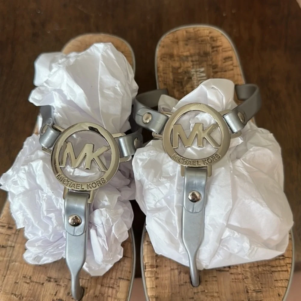 Michael Kors Rubber and Cork Flip Flops in Silver size 6